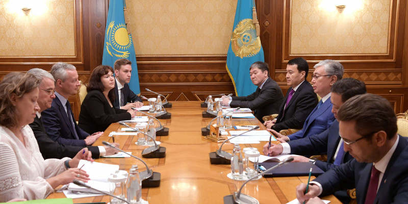 Француз министрі Қазақстанға келді