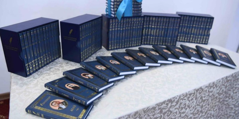 Қазақ поэзиясының інжу-маржандары (суреттер)