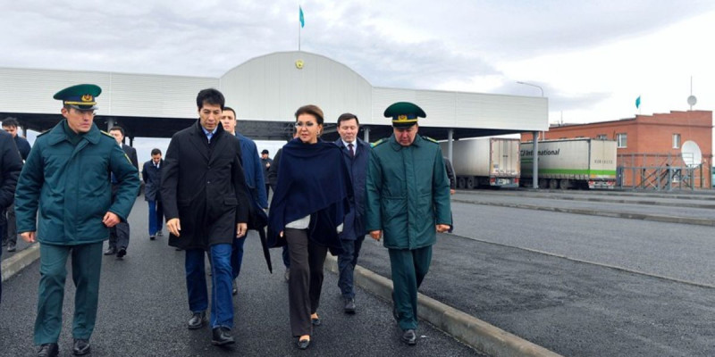 Дариға Назарбаева "Сырым" шекара бекетінде болды