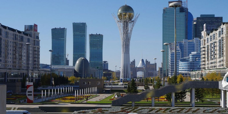 Әл-Фараби–1150: Елордадағы үлкен көшеге ғұламаның аты беріліп, еңселі ескерткіші орнатылады