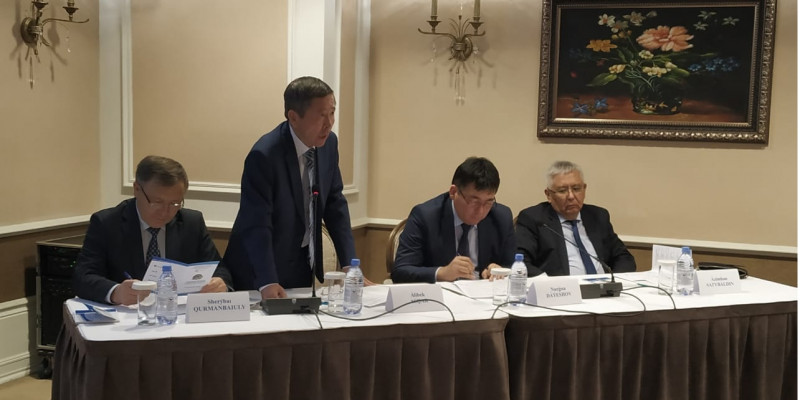 Тіл мамандары термин мәселесін талқылады
