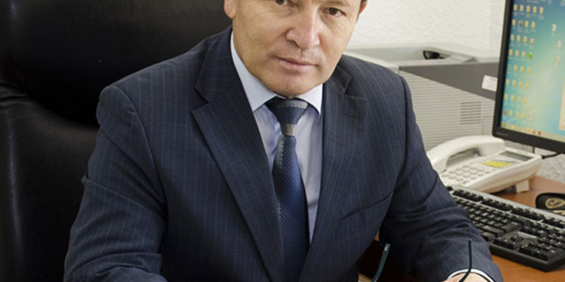 Шерубай  Құрманбайұлы: Мемлекеттік тілмен  тең қолданылатын тіл болмауы тиіс