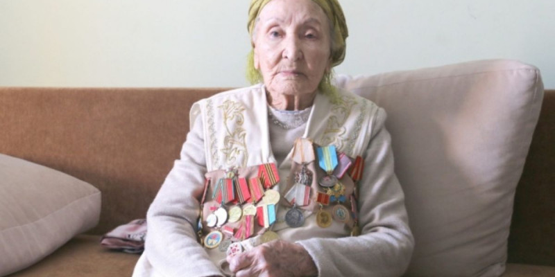 Өнерсүйер қауым ғасыр жасаған актрисаны ақтық сапарға шығарып салды