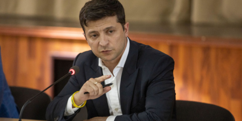 Зеленский Назарбаевтың Путинмен кездесу туралы ұсынысына пікір білдірді
