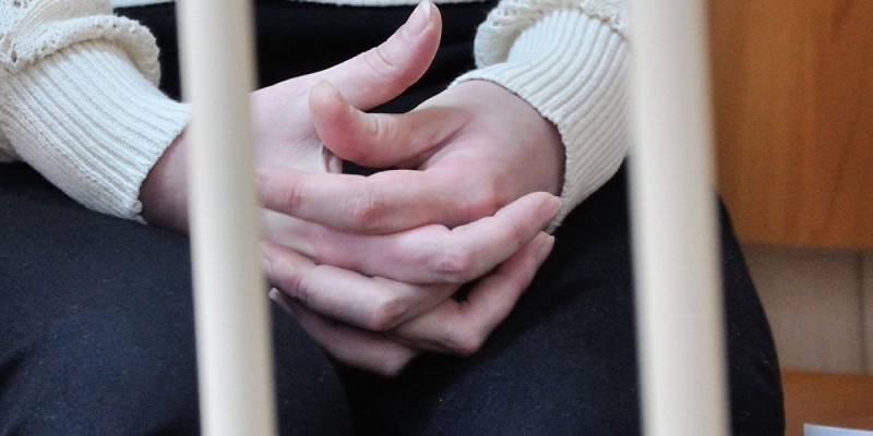 Ресейлік балгер алматылық бойжеткенді арбап, 27 млн теңгесін жымқырған