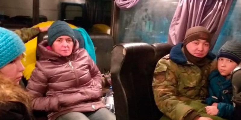 Жанармайы таусылып, далада қалған жолаушылар құтқарылды