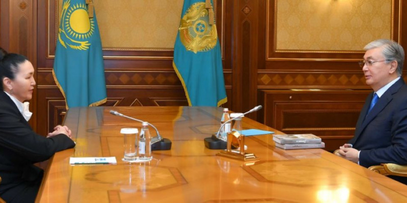 Мемлекет басшысы Роза Мұқанова мен Ақан Бижановты қабылдады