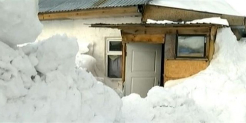 Қар астында қалған ауыл тұрғындары күн мен түнді шатастырып жүр (видео)