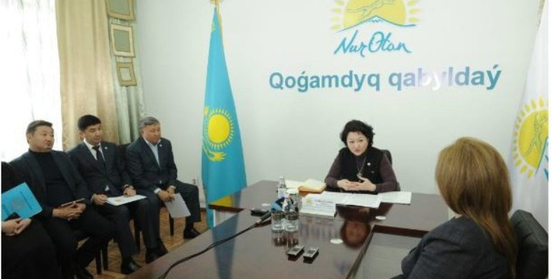 Министр тұрғындармен жүздесті