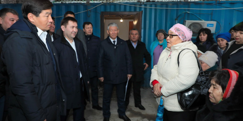 Бауыржан Байбек шымкенттіктерді алаңдатқан мәселелермен танысты (видео)