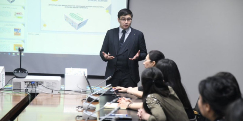 Нұр-Сұлтан мектептеріне психологиялық кітаптар таратылады