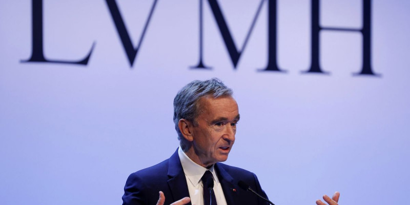 Louis Vuitton иіссу орнына антисептиктер шығара бастады