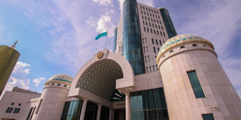 Сенат пен Үкіметке кіруге шектеу енгізілді