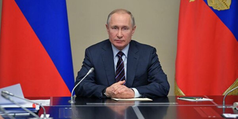 Путин қашықтықтан жұмыс істеуге көшті