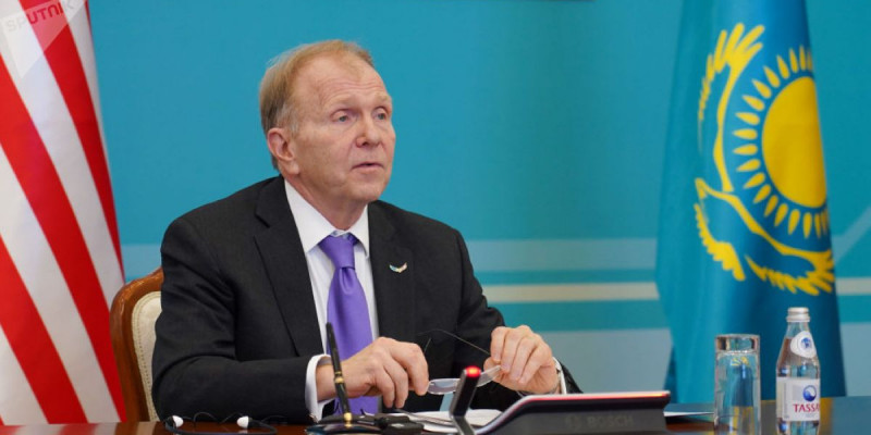 АҚШ елшісі қазақстандықтарды Жеңіс күнімен құттықтады (видео)