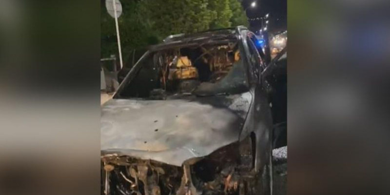 Қасақана ұйымдастырылуы мүмкін: Алматыда белгілі адвокаттың көлігі өртенді