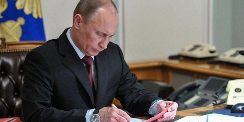 Путин 24 маусымды демалыс күні деп жариялады