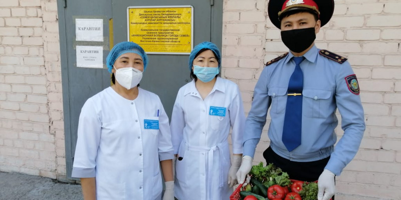 ШҚО-да жазасын өтеушілер дәрігерлерге ерекше тарту жасады
