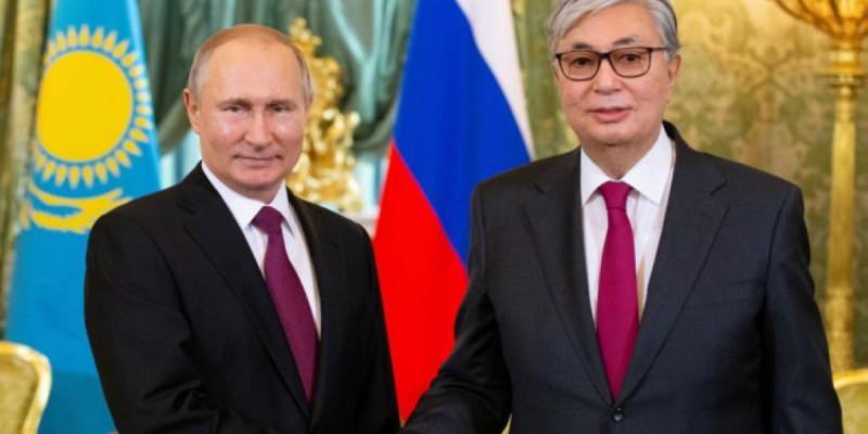 Қасым-Жомарт Тоқаев ресейліктерді ұлттық мерекесімен құттықтады