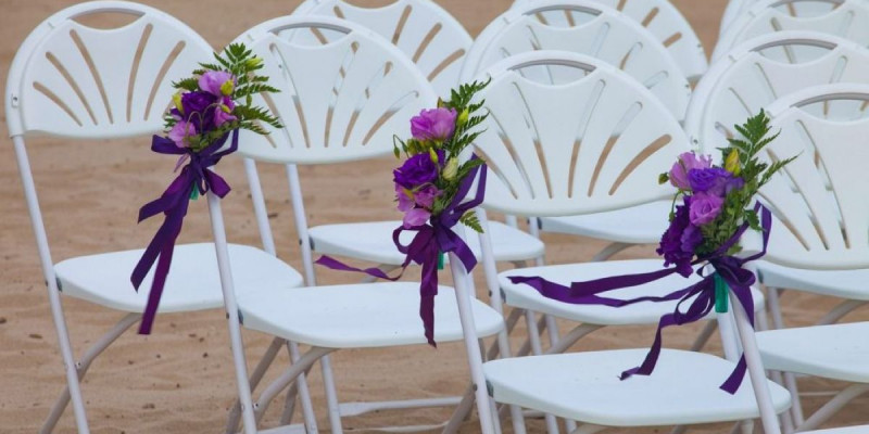 Алматы әкімдігіндегілер мейрамханада өтіп жатқан той үстінен түсті (видео)