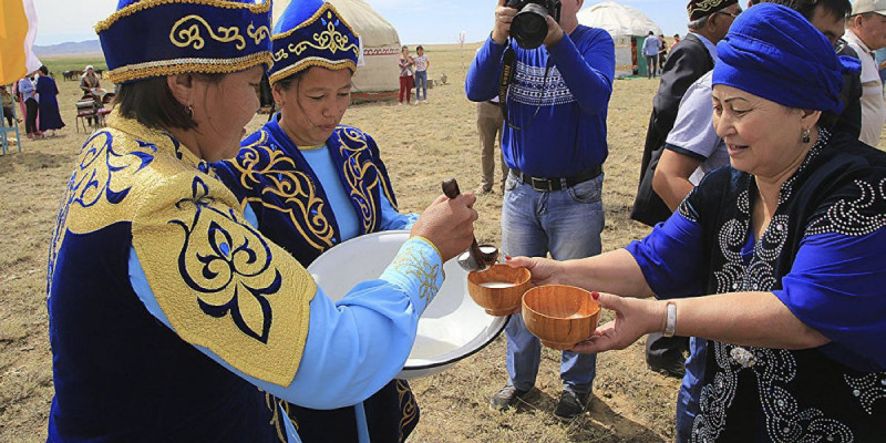 Нұрсұлтан Назарбаев: Сырттағы ағайын әрдайым көңіліміздің төрінде