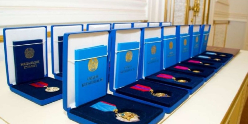 Астана күні: Елордалық дәрігерлерге мемлекеттік наградалар табысталды