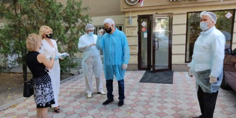 «Nur Otan» алматылық дәрігерлер тұрып жатқан нысандарды тексерді
