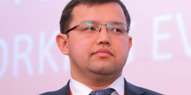 Олжас Құдайбергенов Президенттің штаттан тыс кеңесшісі қызметінен босатылды