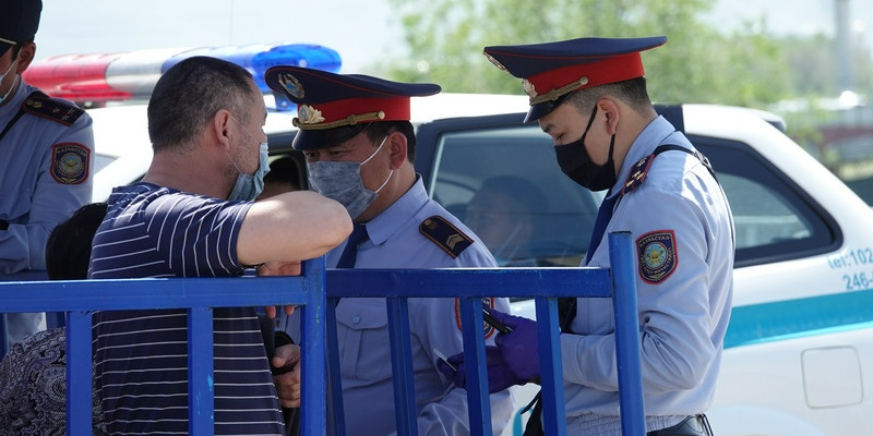 Бүгіннен бастап қатаң карантин шаралары күшіне енді