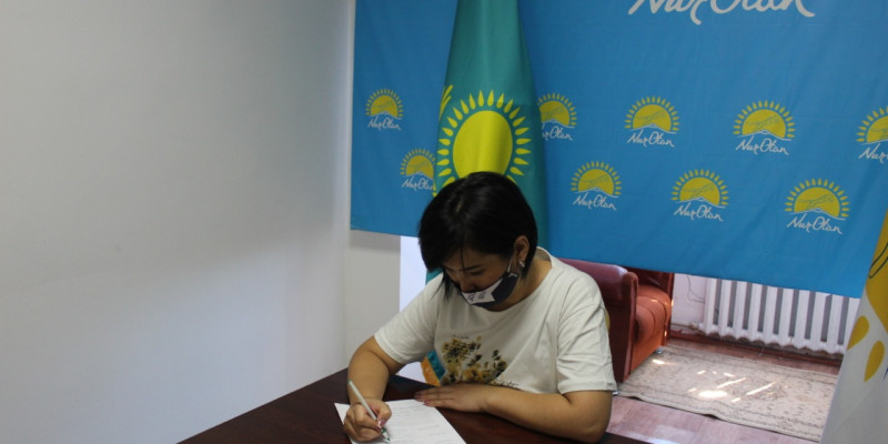 Түркістанда көп балалы кәсіпкер ана праймеризге тіркелді