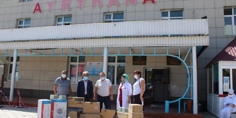 «Nur Otan» партиясы аудандық орталық ауруханасына көмек көрсетті