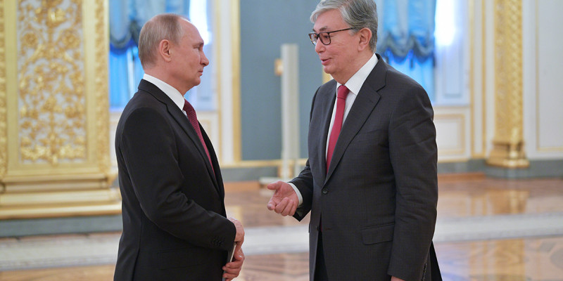 Қ.Тоқаев В.Путинді коронавирусқа қарсы алғашқы екпенің тіркелуімен құттықтады