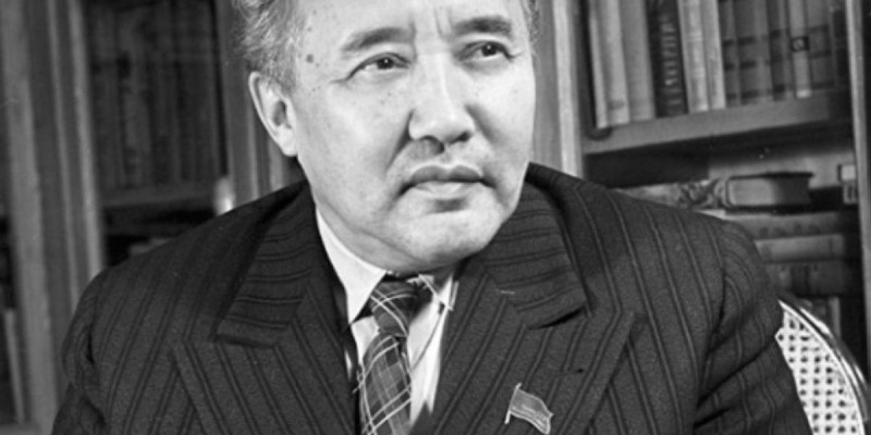 Аманат арқалаған алашшыл Әуезов
