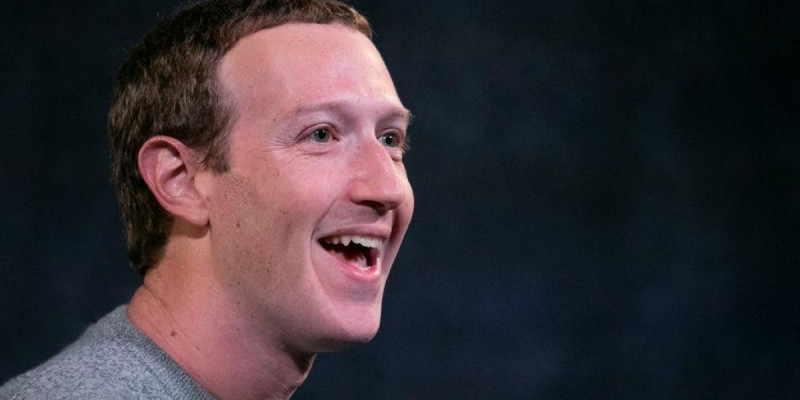 Facebook басшысы сүйікті телефон маркасын атады