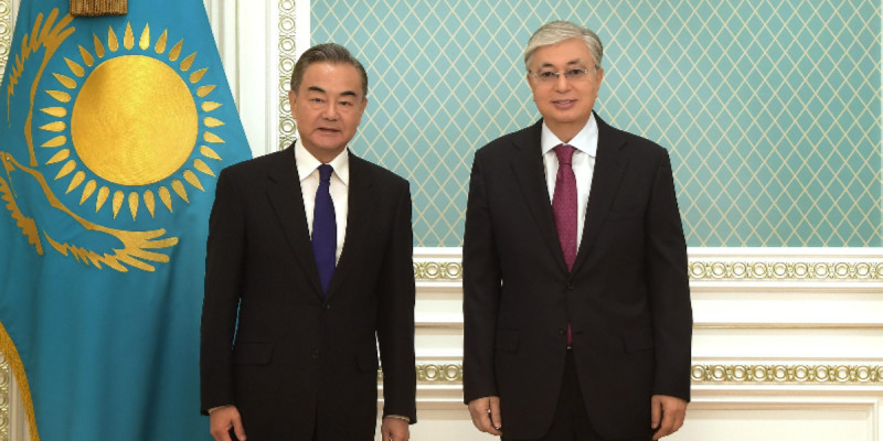 Мемлекет басшысы ҚХР Сыртқы істер министрімен кездесті