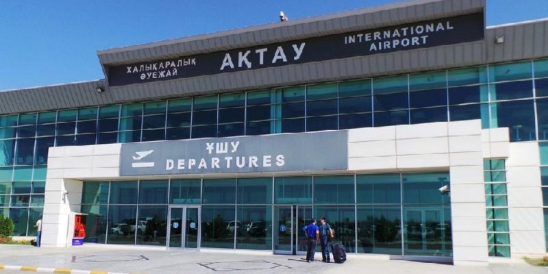 Әуежай басшысы «Ұшақтан у шашып жатыр» деген әйелдің видеосына жауап берді