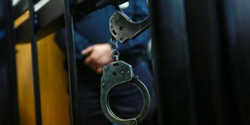 Ақтөбе облысында 12 млн теңге жымқырған ауыл әкімі қамауға алынды