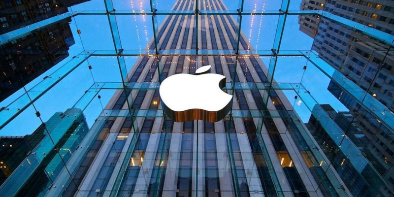 Apple компаниясының жаһандық қауіпсіздік жөніндегі басшысы пара алды деп айыпталды