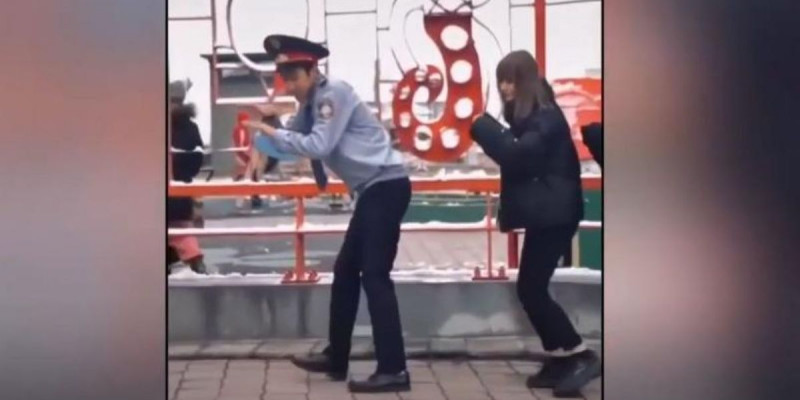 Полиция киімімен TikTok-та билеген ер адам жауапқа тартылды