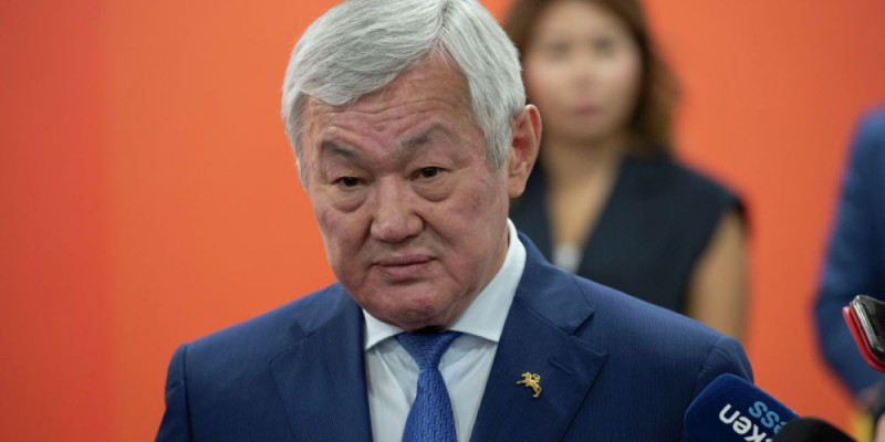 "Ресейге 20 млн теңгеге ұшып барған": Сапарбаев чартерлік рейске қатысты сынға жауап берді