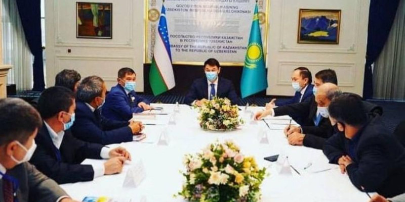 Ташкентте БАҚ өкілдері «Абай» медалімен марапатталды