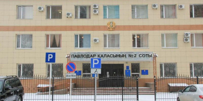 Павлодарда баласын аязды күні аялдамаға тастап кеткен анаға үкім шықты