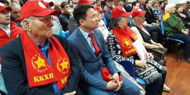 ҚХП өкілдері «Целингормаш» зауытының ұжымымен кездесті