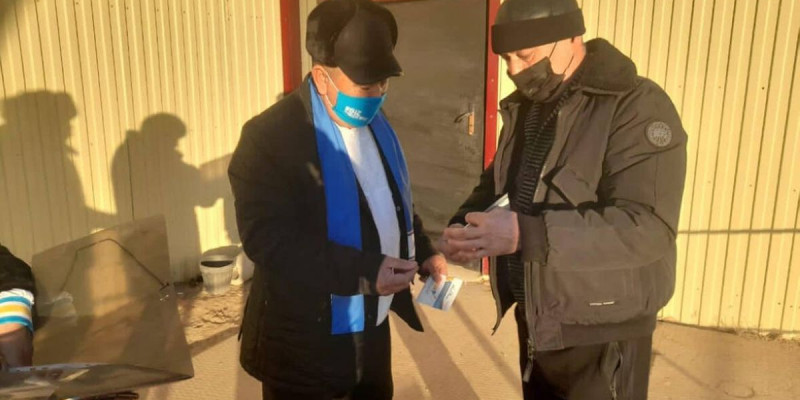 «Есіктен есікке» акциясы аясында тұрғындармен жүздесті