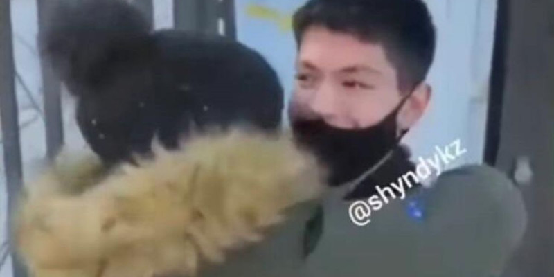 15 жастағы қызбен жыныстық қатынасқа түсіп, сотталған бозбала қамаудан босатылды (видео)