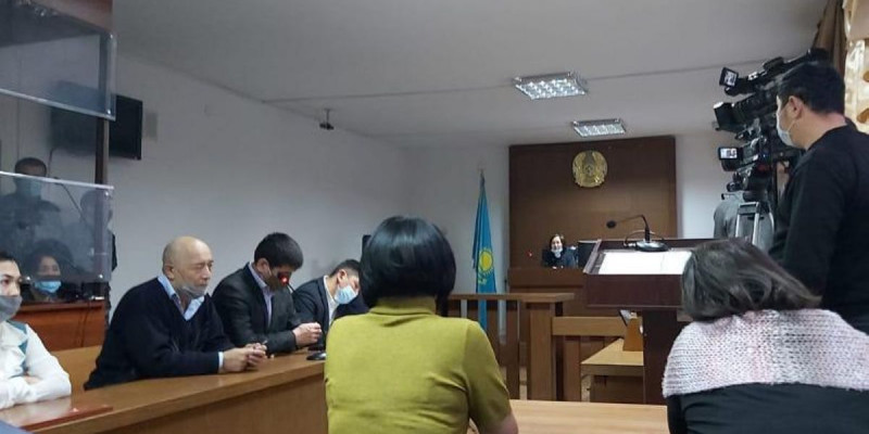 Тоңазытқыштағы сәби өлімі: Атырауда перзентханаға дәрігерлеріне үкім шықты