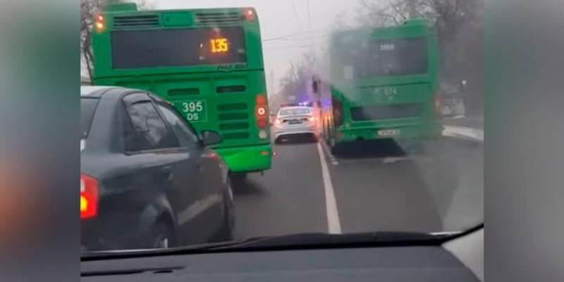 Алматыда 50 жастағы әйелді автобус қағып, мерт қылды