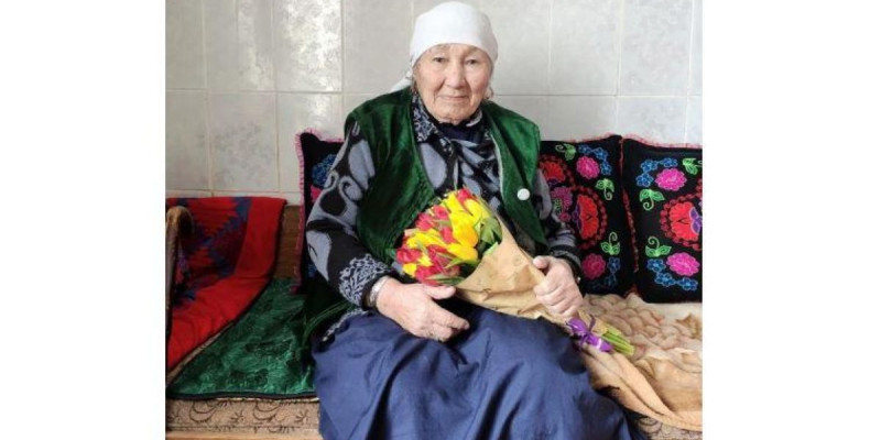 91 жастағы әже азаматтық алды