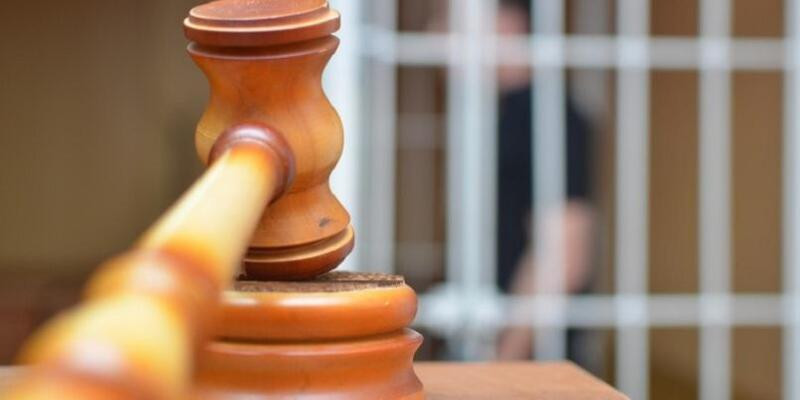 Ақмола облысында полицейді көлік капотында сүйреген азамат сотталды