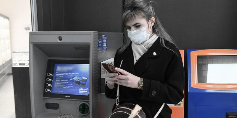 Банк бөлімшелеріне маска тақпай келген клиенттердің есепшоты жабылады